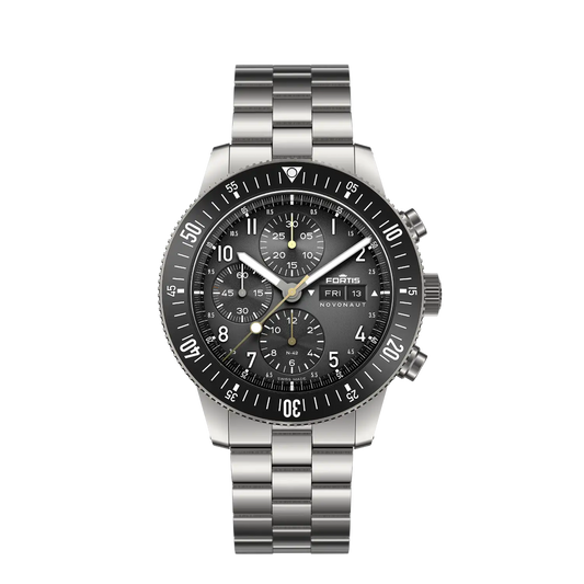 Fortis Novonaut N-42 Titanium Legacy on Block Bracelet F2040017