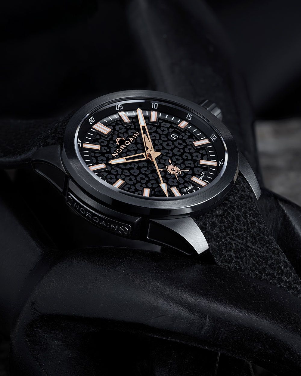 NB3008B03A/LEO303 Independence 40mm Hakuna Mipaka