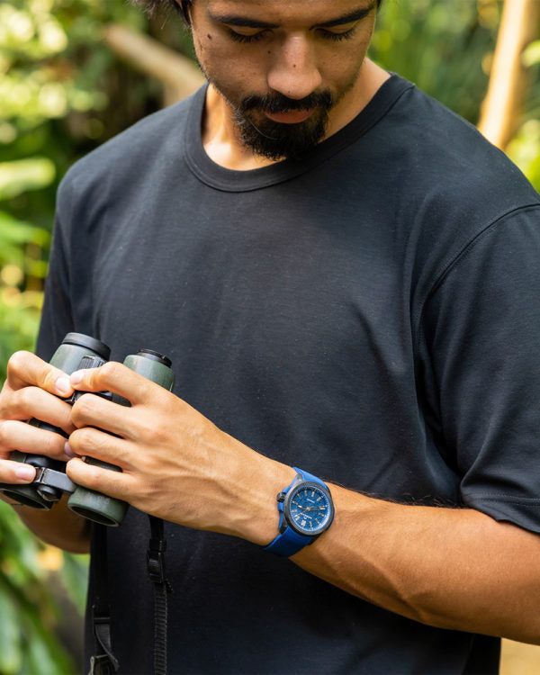 NNQ3000QBA1A/A001 Wild ONE 42MM